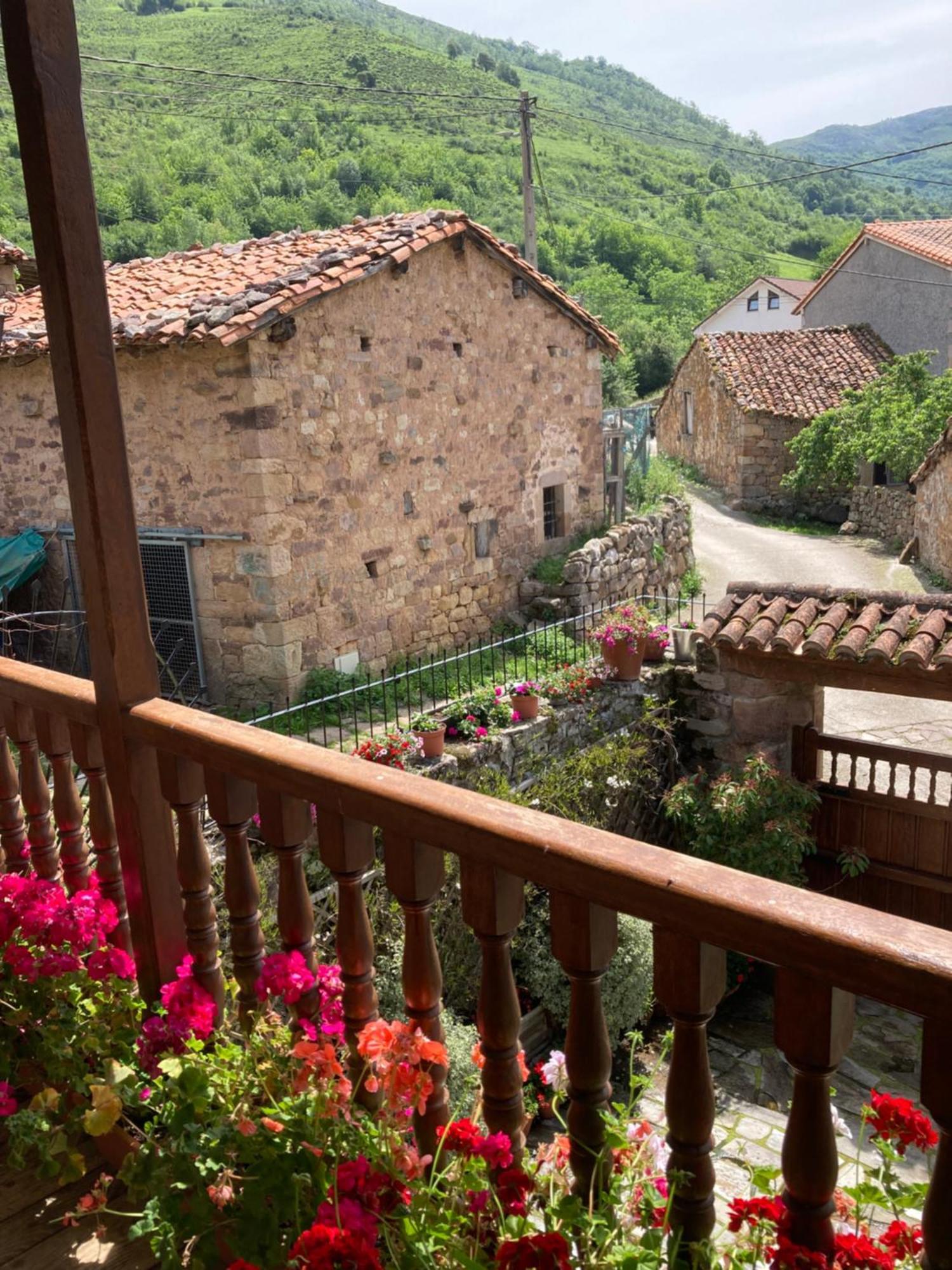 La Valuisilla, Hotel Rural Cicera Bagian luar foto